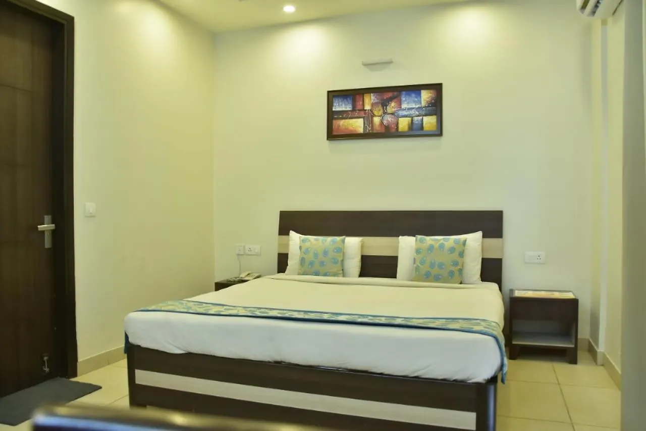 ***  Hotel Wedlock Subhash Chowk غورغاون الهند